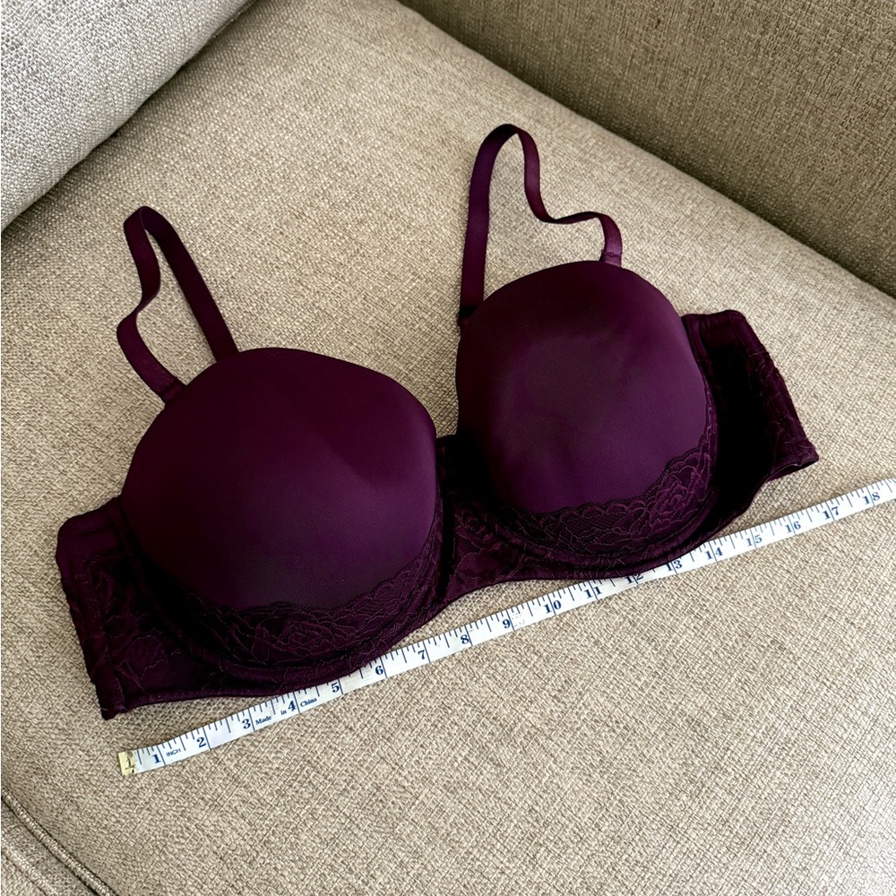Chic Lace-Trimmed (Strapless) Bra in Deep Purple 42D
